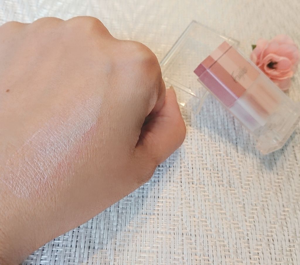 「【面長さんのメイク術】小顔を叶えるとっておきの「チークの入れ方」お教えします♡」の画像(#112901)