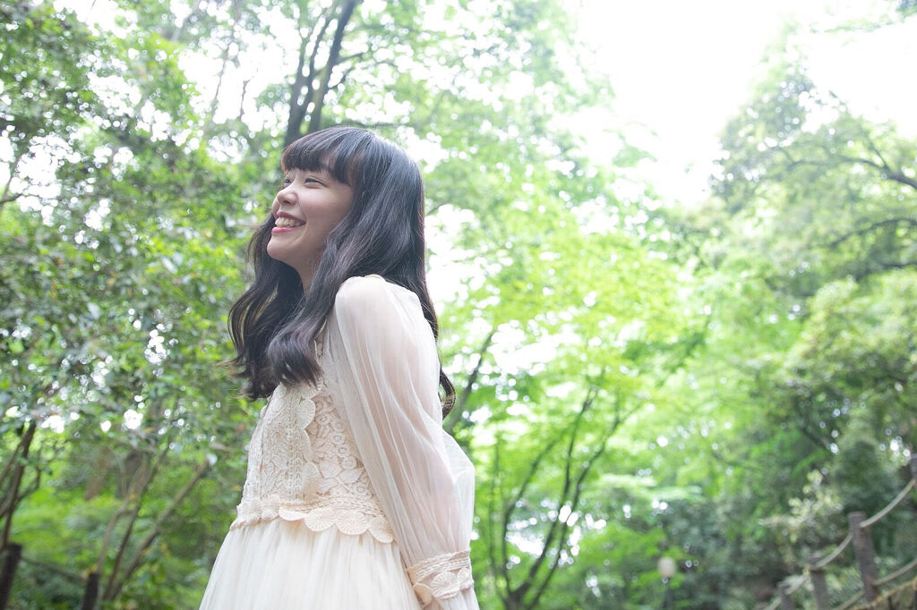 すっぴんでもうるツヤ肌のあの子、美肌の秘密は化粧水?の画像