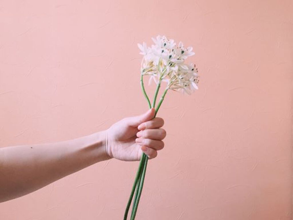 春は指先からやってくる。ゆるふわお花ネイルで季節を先取り♡の画像