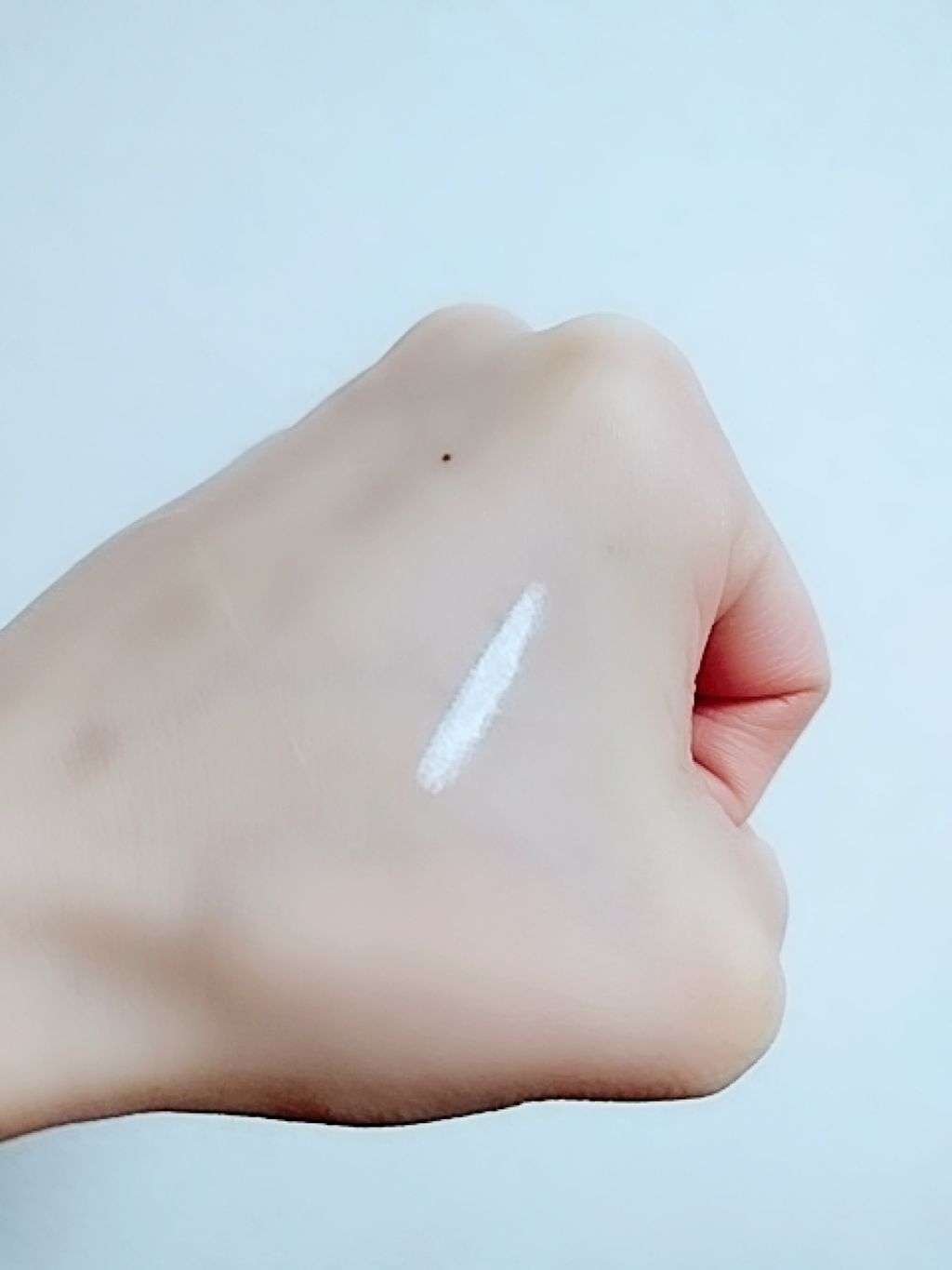 「透明感は”白アイライナー”が叶えます。おすすめ商品・トレンドの引き方に要注目!」の画像(#146687)