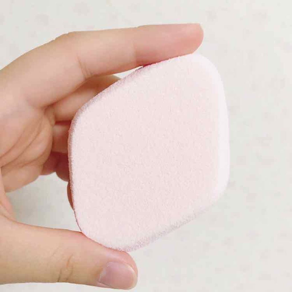 「リキッドファンデーションの塗り方【スポンジ・ブラシ・手指・毛穴】場合別にコツを徹底解説!」の画像(#164981)