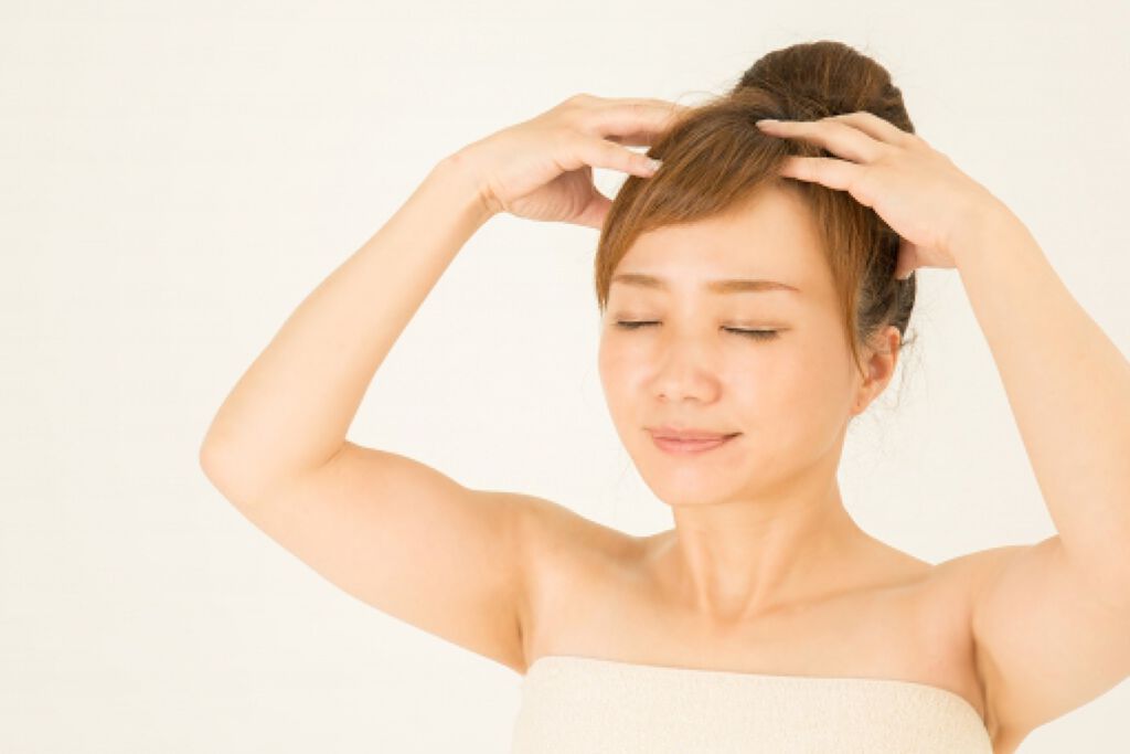 女性におすすめの人気頭皮ケアアイテム10選|地肌を整えて美髪へ導く効果的な使い方も解説の画像