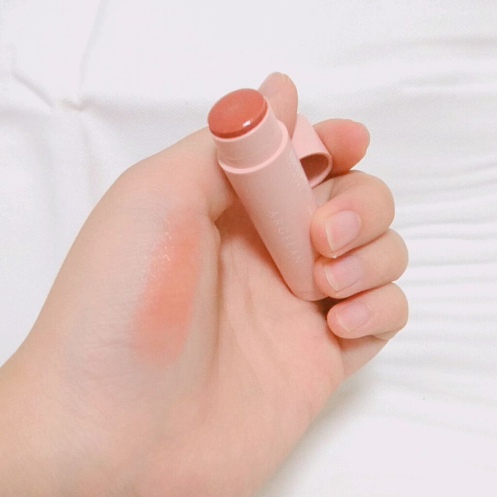 「おすすめ人気プチプラ【色つきリップクリーム】10選!発色もうるおいもGET」の画像(#209917)