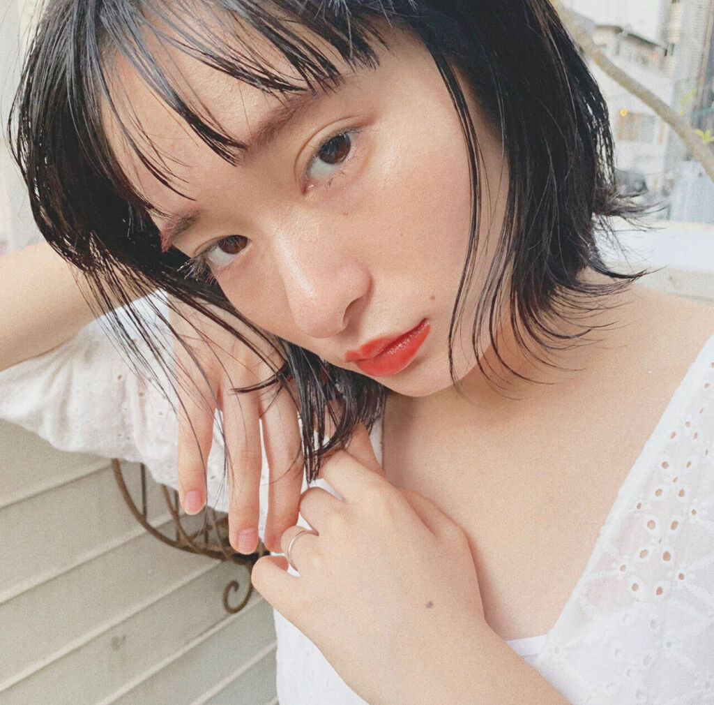 「【ベビーオイル】サラサラ髪になるとっておきの使い方|口コミ人気のおすすめ6選もご紹介!」の画像(#210159)