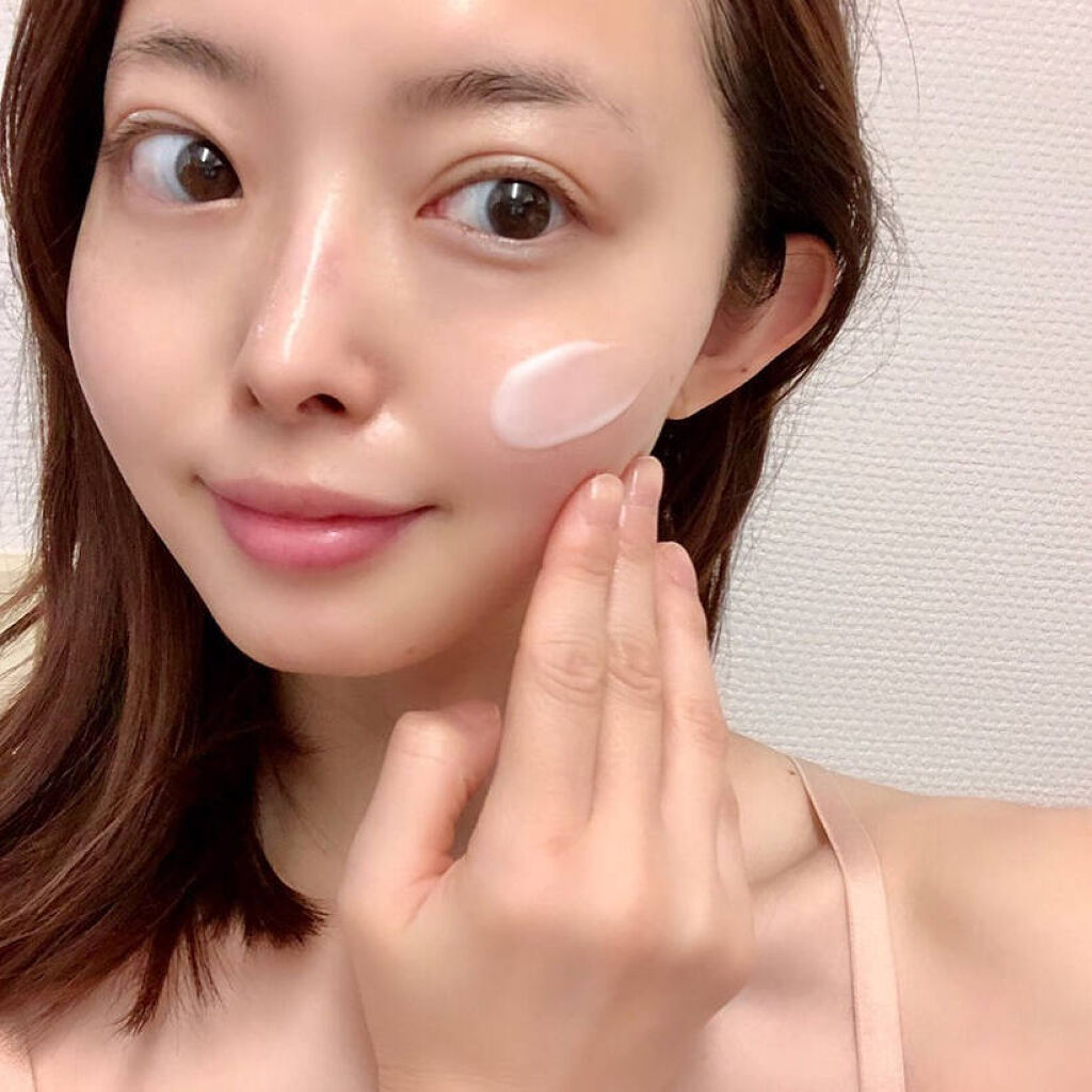 「ニキビや毛穴に効果あり?ホホバオイルを使ったクレンジングのやり方を徹底解説」の画像(#234795)