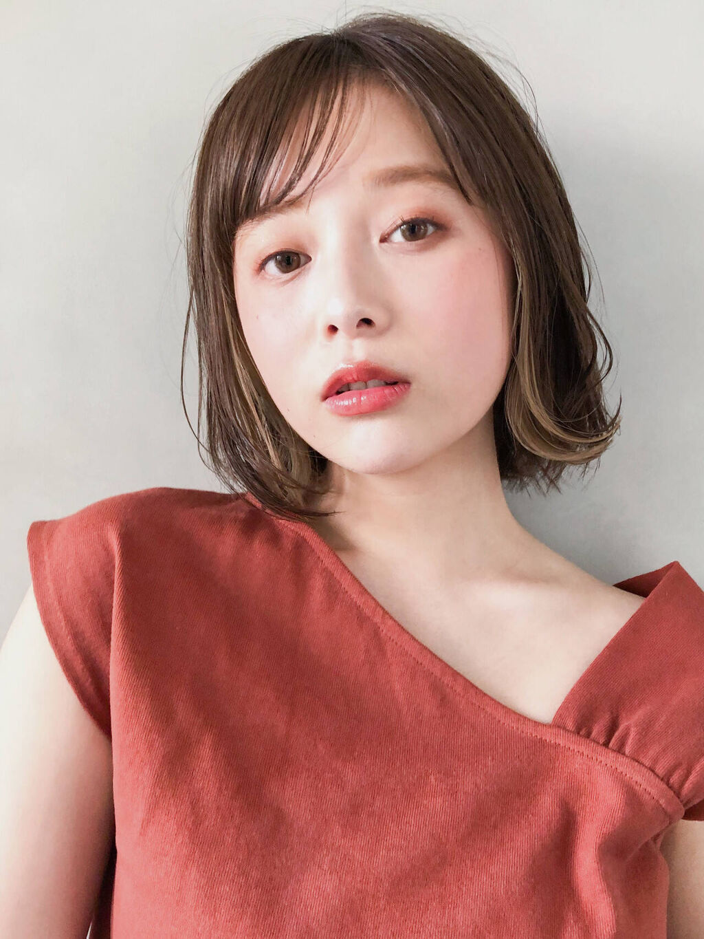 「【2021年】赤茶リップで大人なトレンド顔に《デパコス・プチプラ別》人気おすすめのコスメ14選」の画像(#240847)