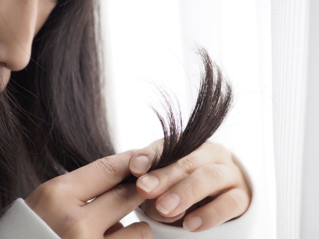 保存版 髪の毛をつやつやにする方法 自宅で簡単にできるやり方やおすすめヘアオイルもご紹介 Lips