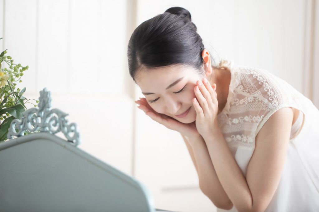 【医師監修】ニキビ跡(痕)を消すには? 赤み・しみ・クレーター別に解説の画像