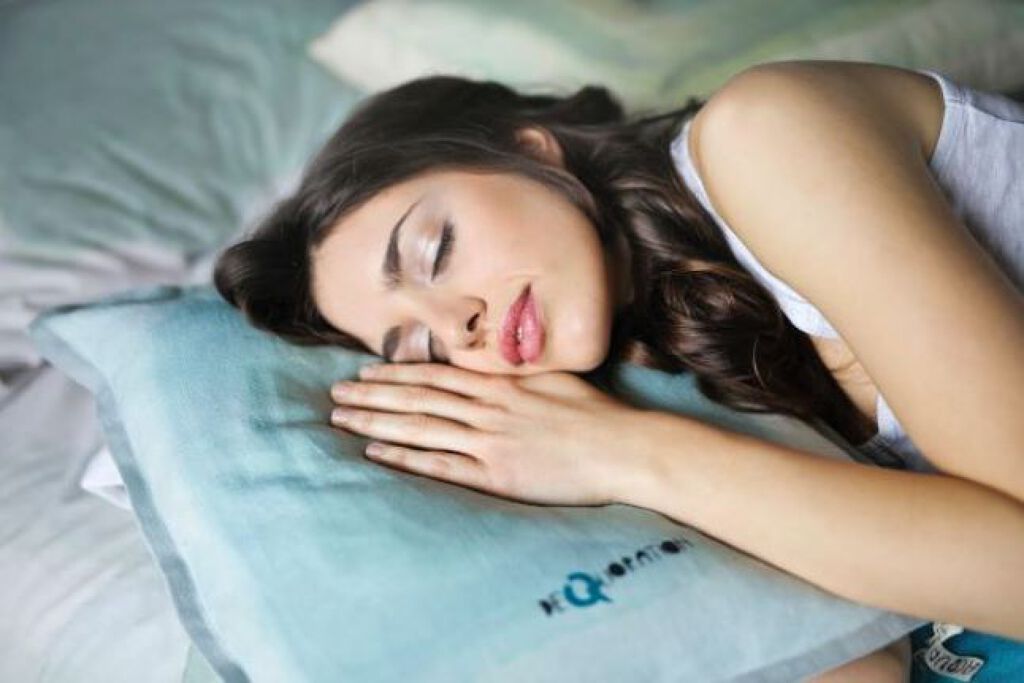 眉毛のニキビをなんとかしたい!気になる原因とケア方法をご紹介♡の画像