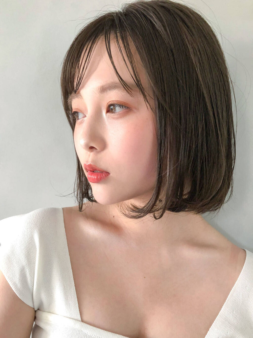 「《眉毛スタンプを上手に使うコツ》使用感や自然に仕上げるには?時短で理想のキレイ眉を作る」の画像(#246852)