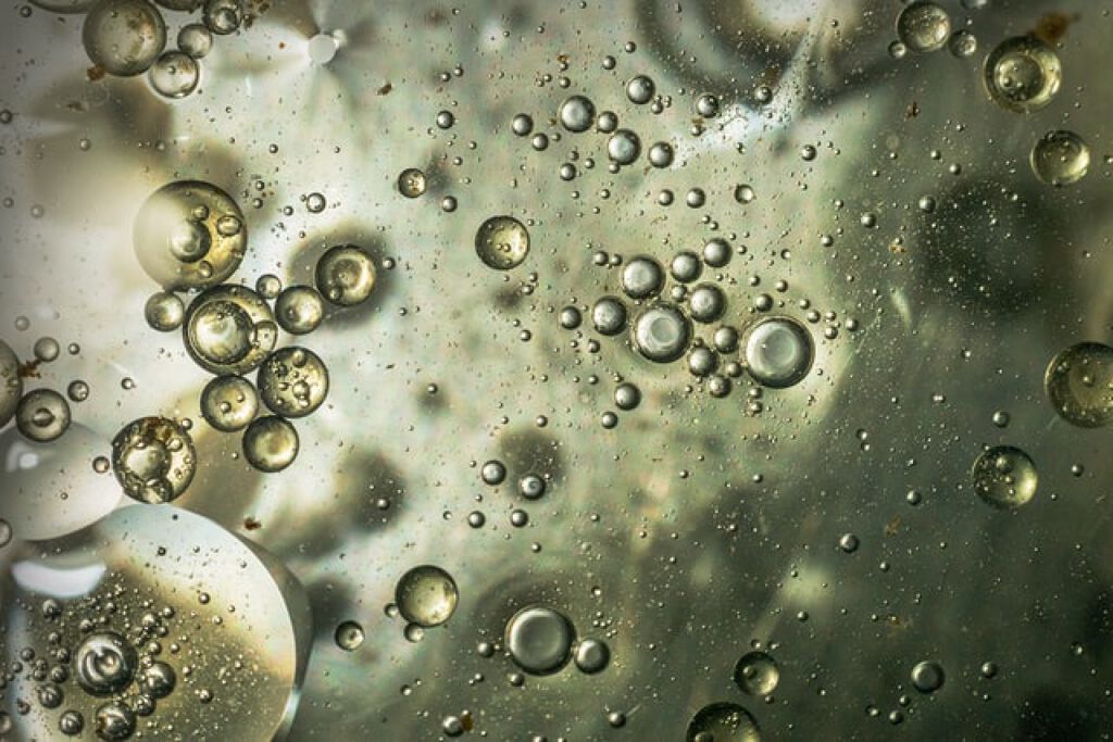 その化粧水、使用期限が過ぎてない?開封前&開封後やサンプルの期限をチェックしようの画像
