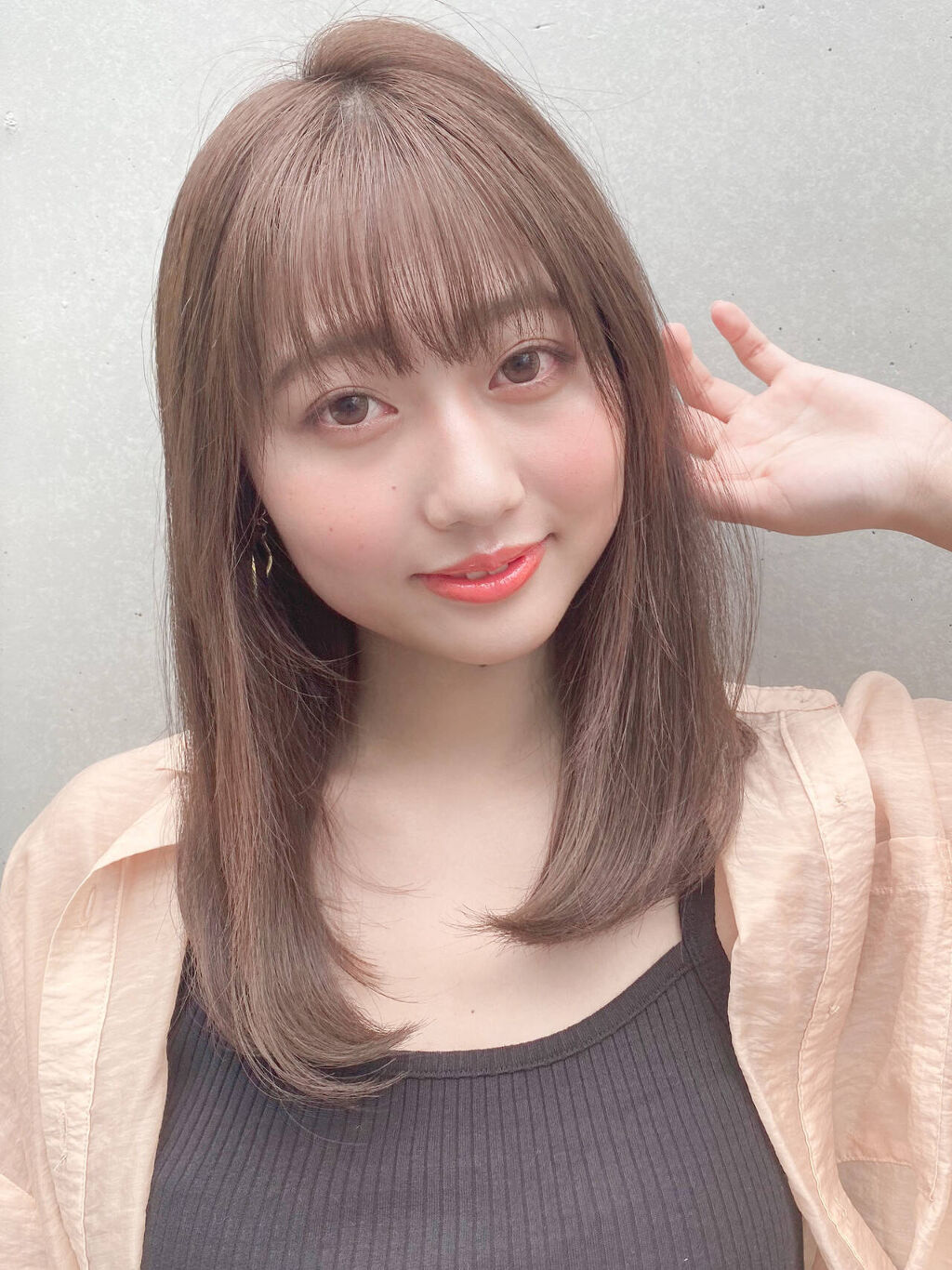 「ヘアアイロンの「使い方」って?スタイリング時の基本の手順や選び方のポイント解説」の画像(#268101)
