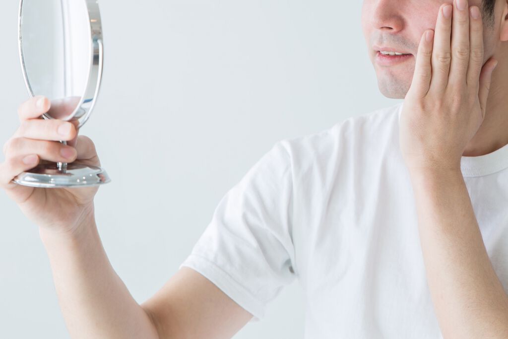 男の美肌を作るスキンケアの基本【肌荒れ時のやり方も】おすすめメンズアイテムも紹介の画像