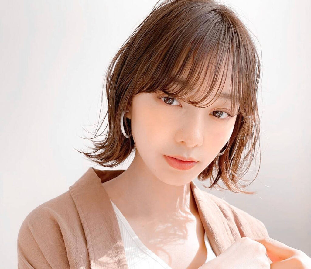 「【チークの入れ方徹底解説!】顔型・年代・印象別の入れ方とおすすめチーク&ブラシ」の画像(#292440)