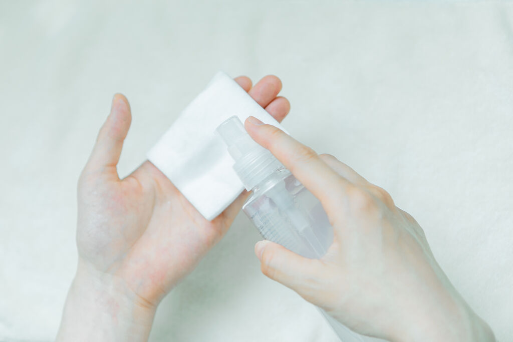 化粧水の「ヒリヒリ」は効いてるから?しみる原因や対処法&スキンケアアイテムの選び方まで徹底紹介の画像