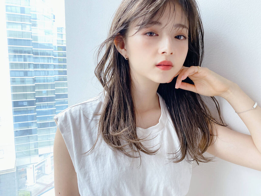 「【湿気で広がる髪&うねりの対策に】改善方法とおすすめヘアケア・スタイリング剤」の画像(#299695)