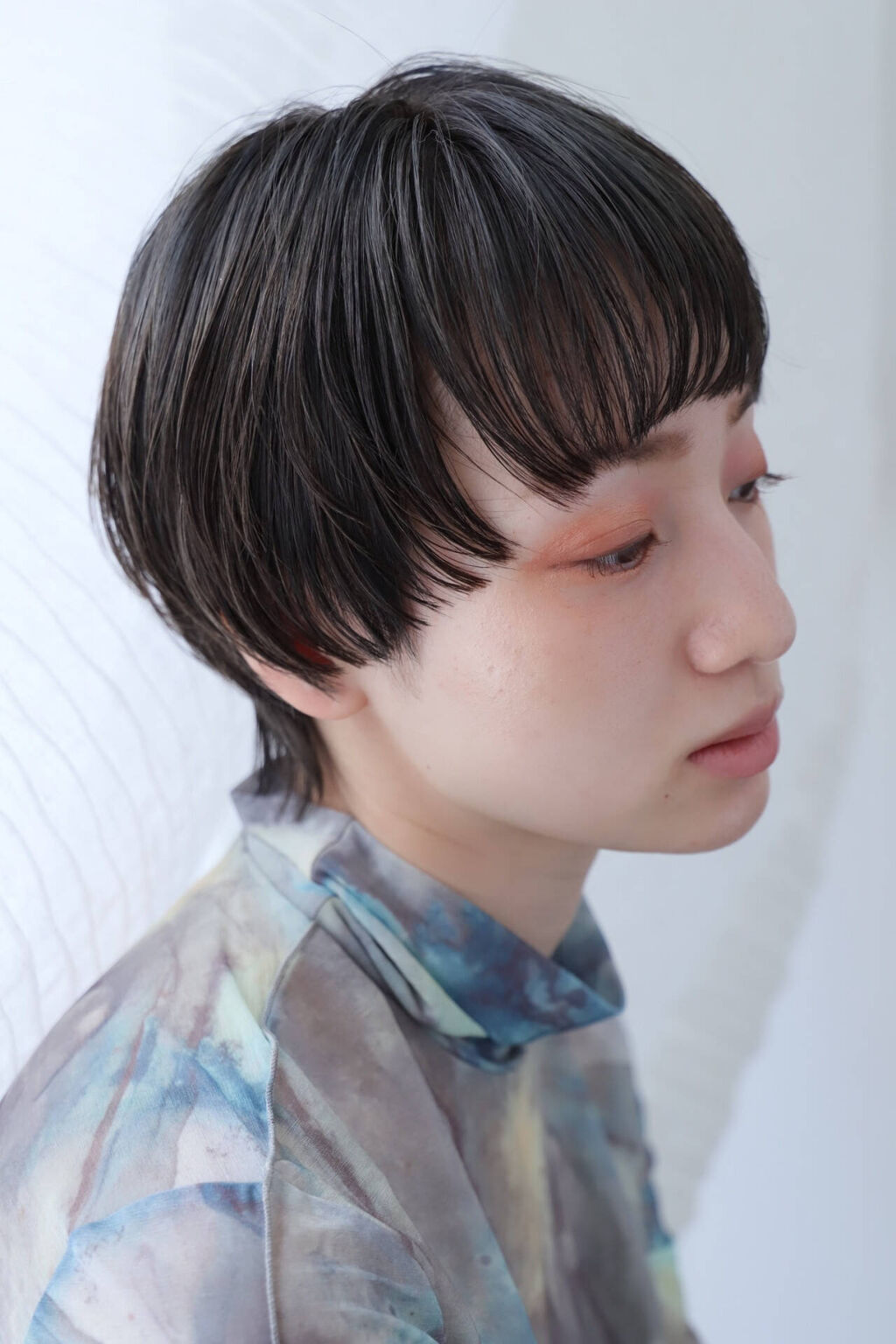 「ブルベ夏に似合う黒髪5選!髪色が「重い・垢抜けない」理由やサマータイプに似合うメイクも紹介」の画像(#306131)