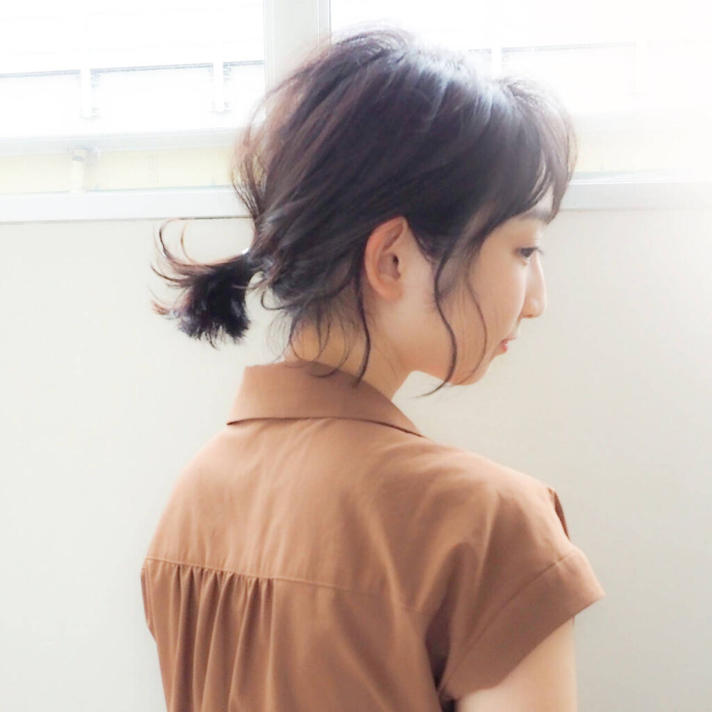 「おばさんにならない一つ結びアレンジ20選【前髪あり・なし】40代・中学高校生におすすめの一つ結びも」の画像(#308943)