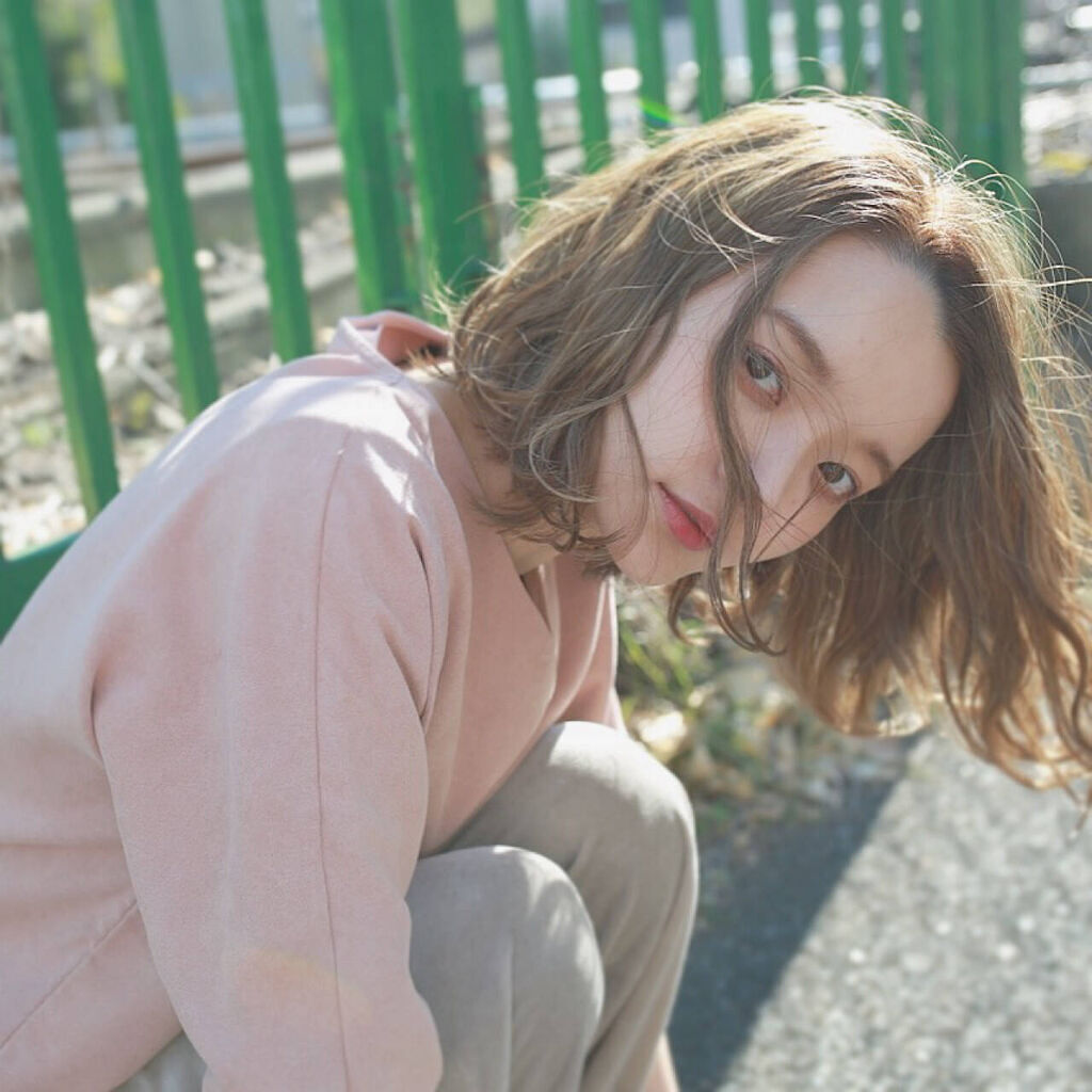 「ミルクティーカラー大特集!ブリーチありorなし?色落ちを防ぐ方法から市販のおすすめヘアカラーも◎」の画像(#313695)