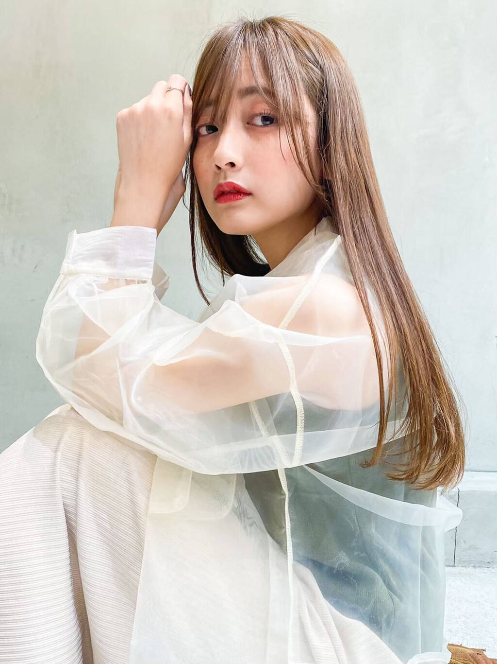 「ヘアアイロンを使ったストレートヘアのスタイリングのやり方紹介!おすすめアイロン・スタイリング剤も」の画像(#314527)