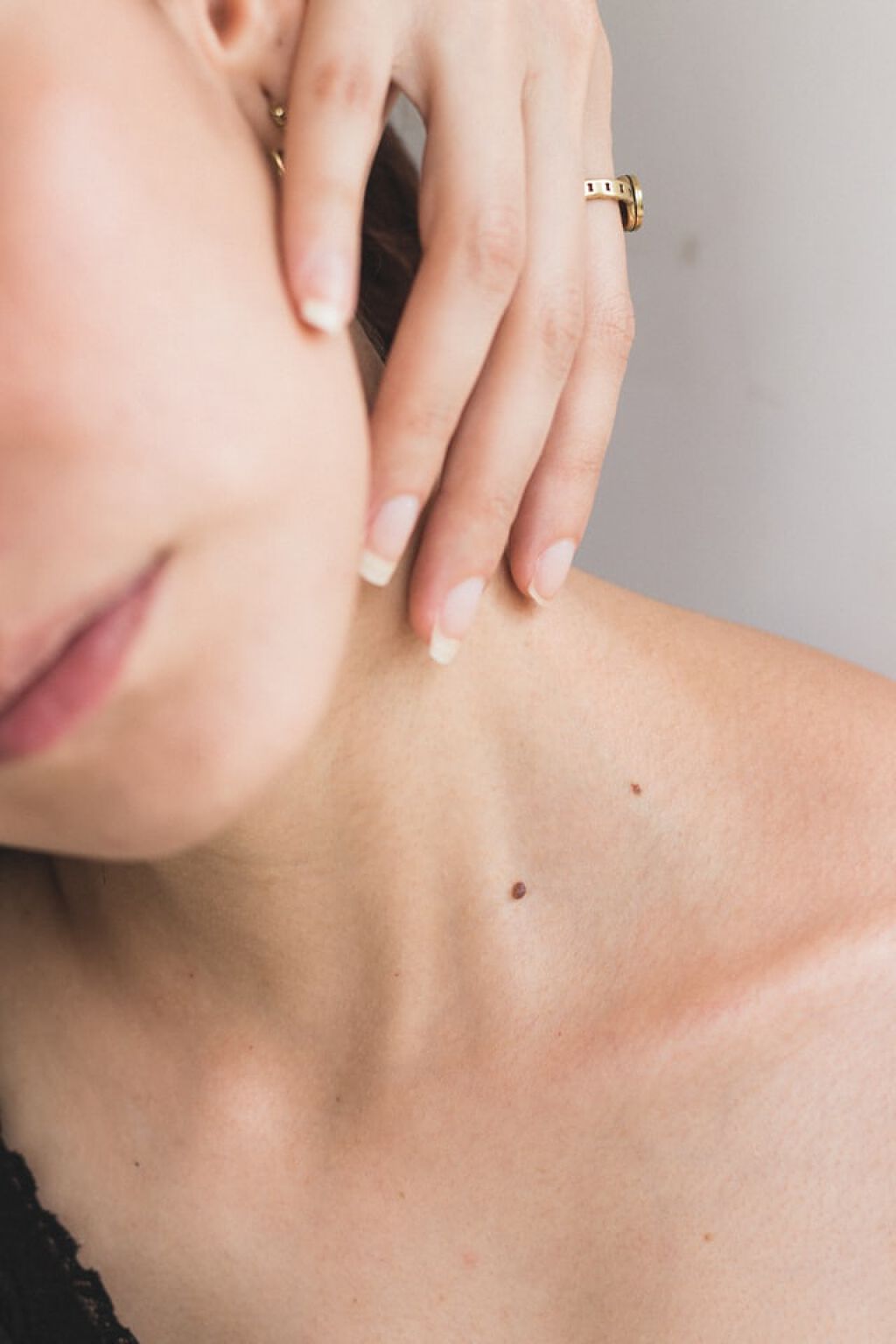 ワセリンの効果的な使い方【保湿だけじゃない!万能の美容アイテムの裏技教えます】 の画像