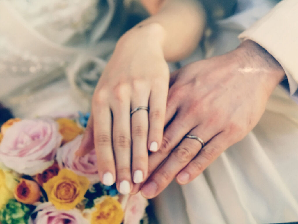 結婚式ネイル【お呼ばれ&花嫁】マナーからシンプル&可愛いセルフデザインまで徹底解説!の画像