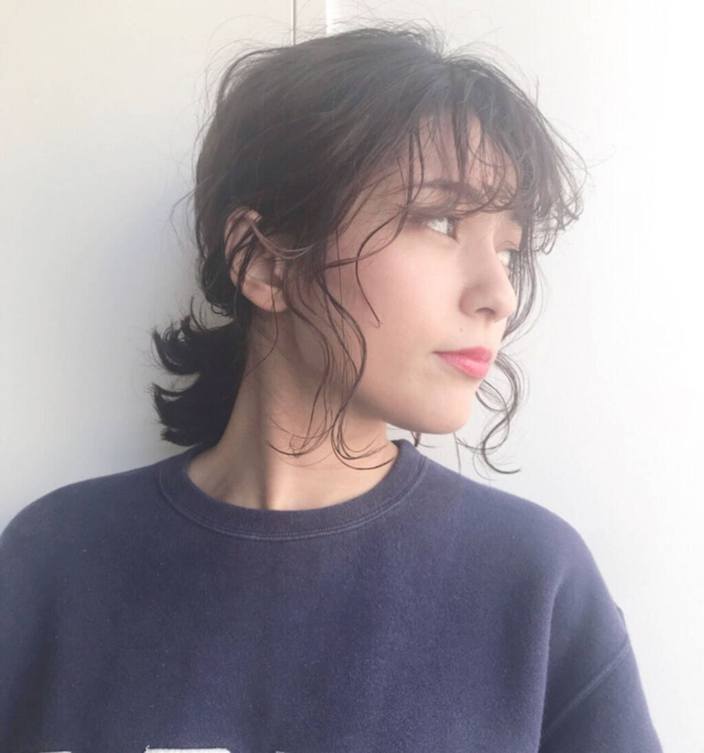 「おばさんにならない一つ結びアレンジ20選【前髪あり・なし】40代・中学高校生におすすめの一つ結びも」の画像(#321675)