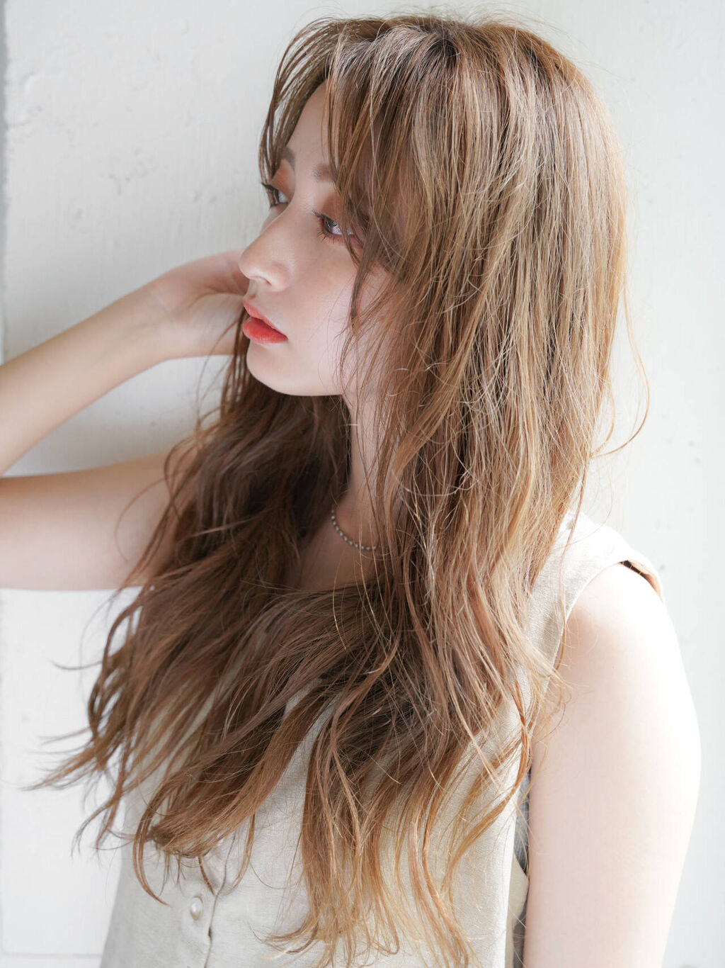 「伸ばしかけ前髪のおしゃれなアレンジ♡流し方やセンター分けの巻き方などを紹介」の画像(#321859)