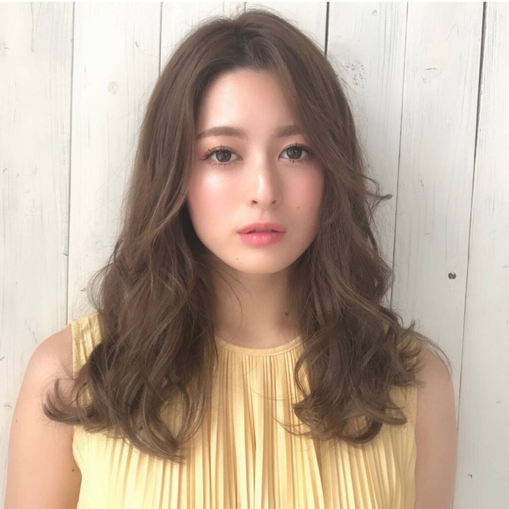 「伸ばしかけ前髪のおしゃれなアレンジ♡流し方やセンター分けの巻き方などを紹介」の画像(#321860)
