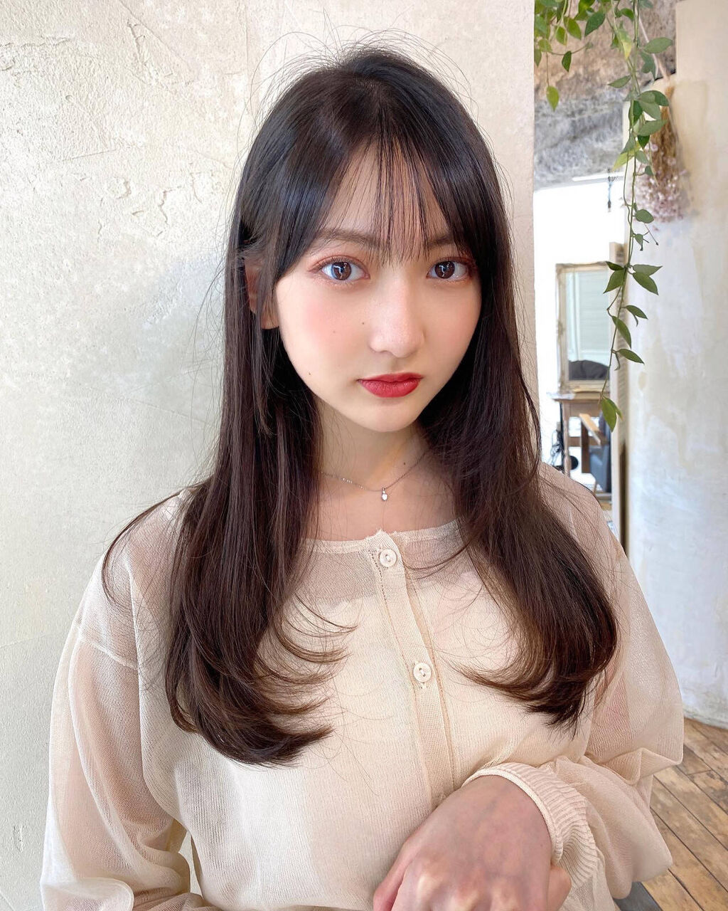 「【ダブルバング】は前髪あり・なしどちらも叶う2way前髪!切り方やオーダーの仕方って?」の画像(#322231)