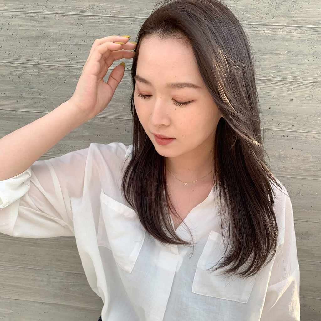 「人気続行カラー《アッシュグレージュ》で透明感溢れる洗練ヘアに!ブリーチなし暗め~明るめ」の画像(#325718)