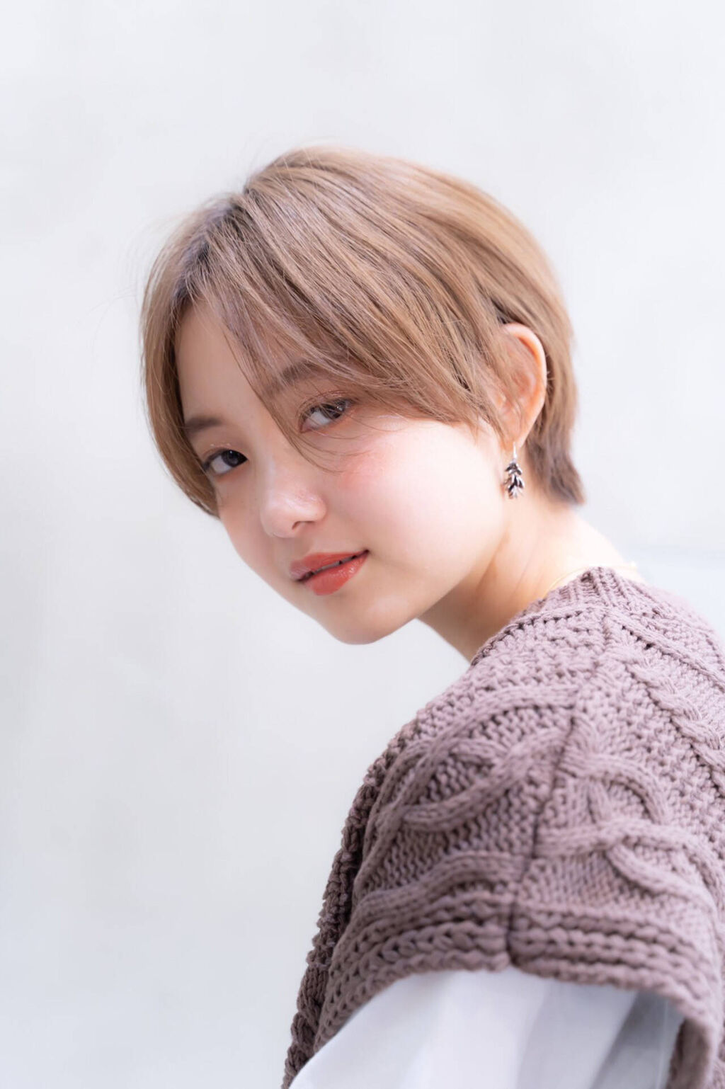 ヘアオイルとは 気になる効果や使い方 おすすめヘアオイル紹介 Lips