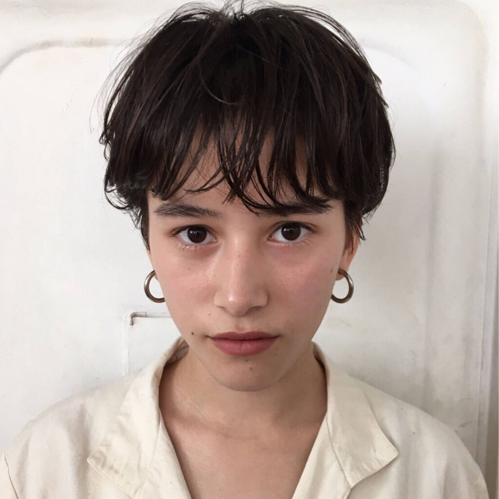 「黒髪にしたいイエベさん必見|イエベ春・秋が似合う黒髪5選!スプリング・オータムタイプの垢抜けメイクも」の画像(#326963)