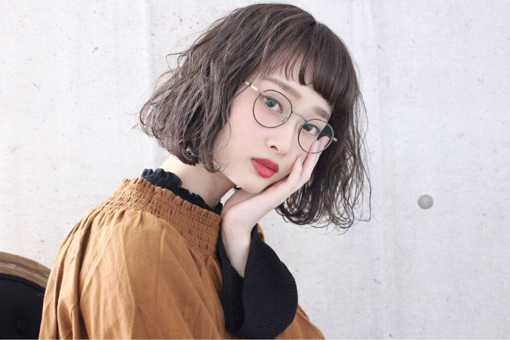 「メガネ女子メイクのやり方解説!度入りメガネさんにもおすすめ」の画像(#353793)