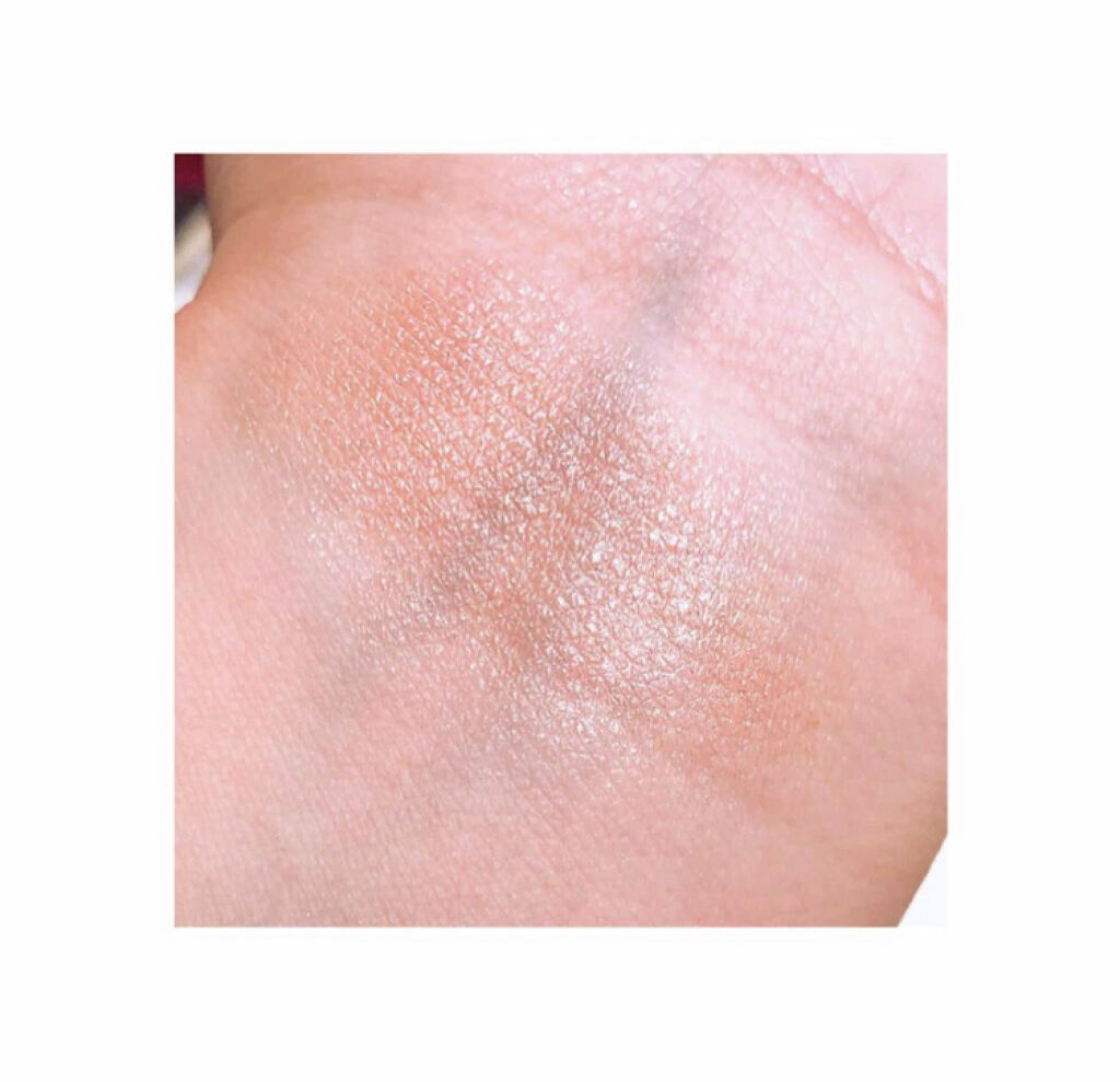 「ツヤ感のある仕上がりで立体まぶたに♡リキッド・クリームアイシャドウの人気アイテムたち」の画像(#64066)