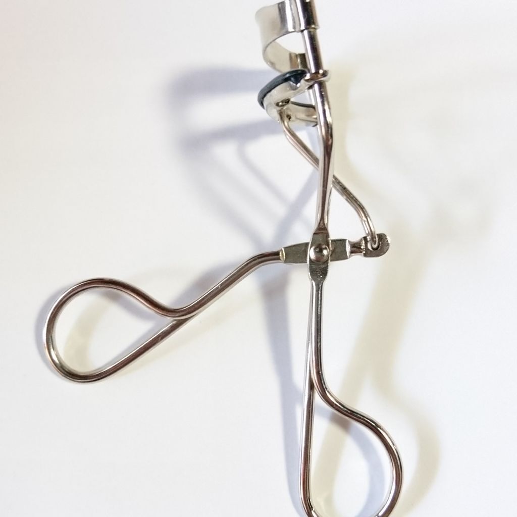 Daiso ダイソー のビューラー9選 人気商品から新作アイテムまで全種類の口コミ レビューをチェック Lips