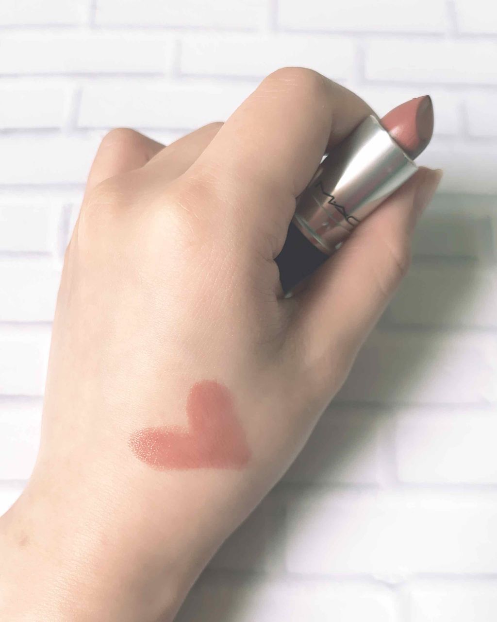 リップスティック M A Cの口コミ Macリップスティック ハグミー Mac By E 乾燥肌 代前半 Lips