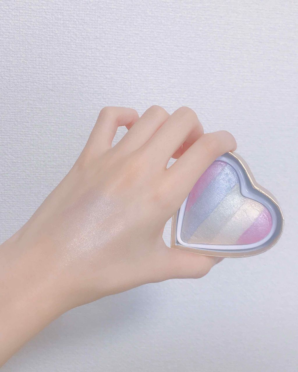 ハートハイライター ユニコーンハート Makeup Revolutionの使い方を徹底解説 メイクアップレボリューションハートハイライ By 167cm 混合肌 代前半 Lips