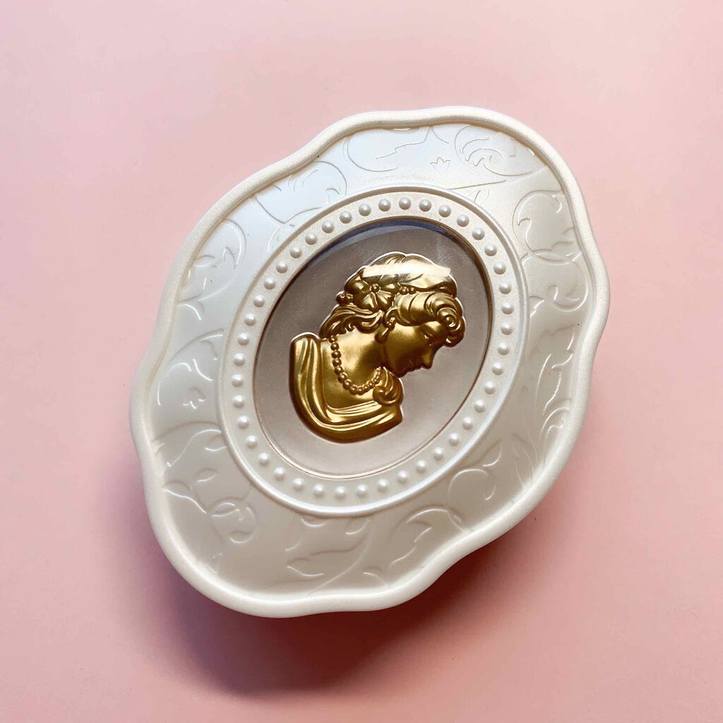 Les Merveilleuses LADUREE
