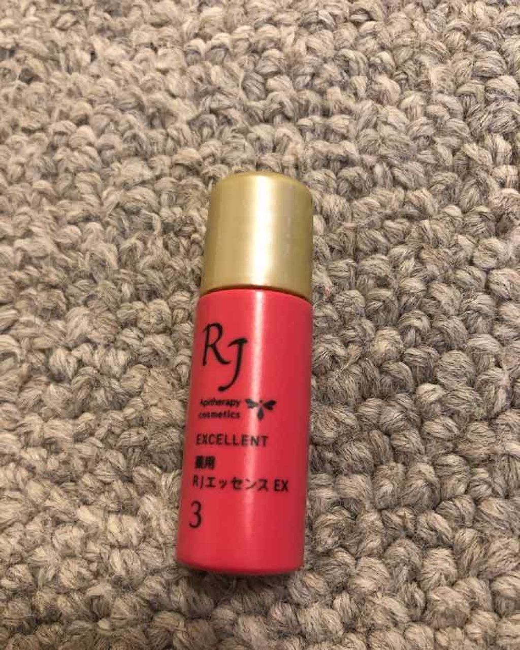 薬用 Rjエッセンス Ex アピセラピーコスメティクスの口コミ Rjエッセンスexこちらは美容液で 上と同 By Nimo 混合肌 30代前半 Lips