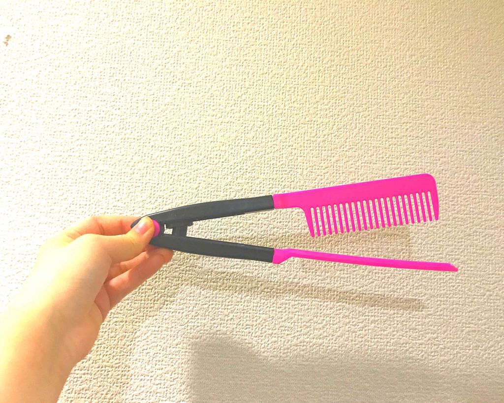 使い方は簡単、ドライヤーで乾かしながら梳かすだけ