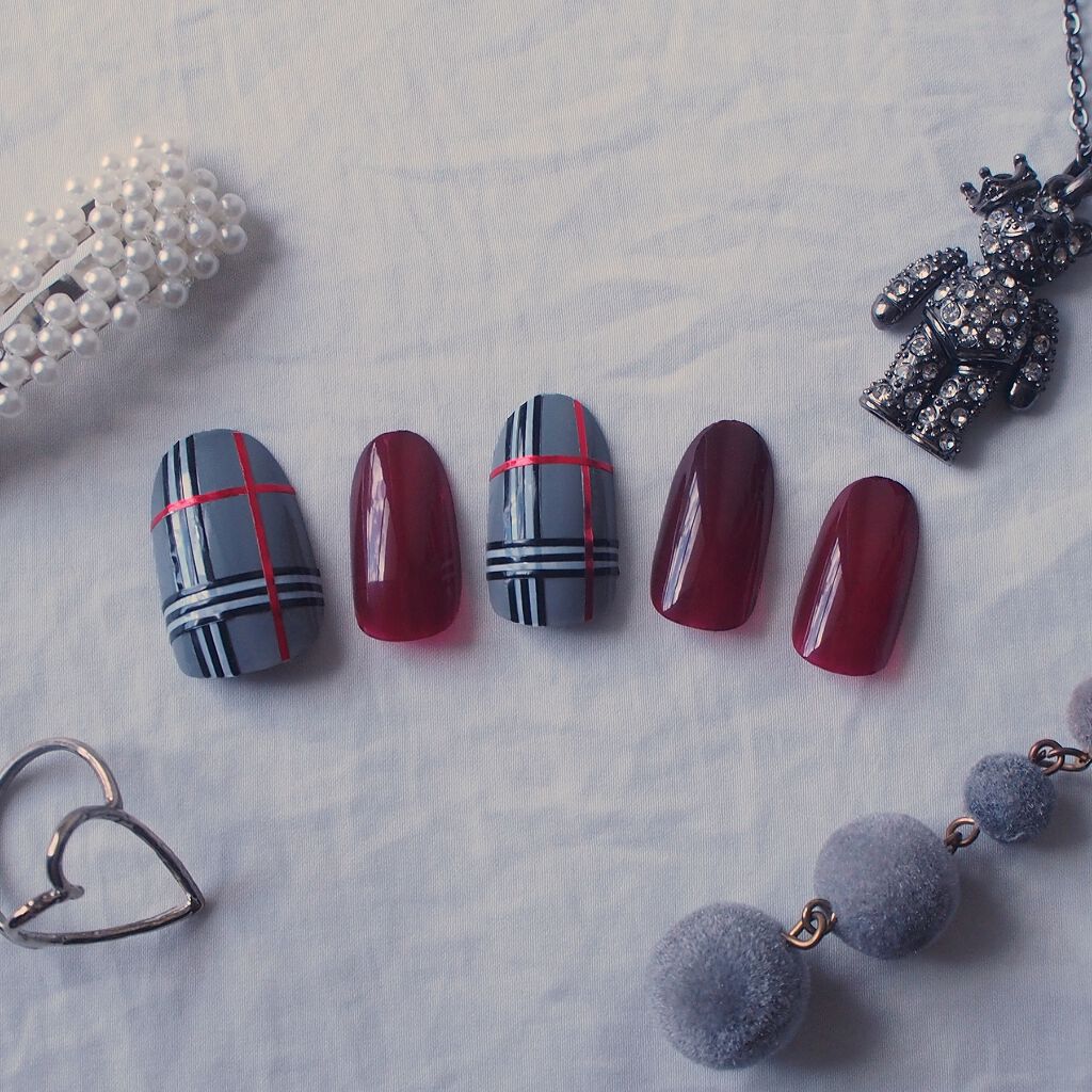 ミニネイル パラドゥを使った口コミ バーバリーチェックネイル風の塗り方を セル By Yuyu 300yen Nail Lips