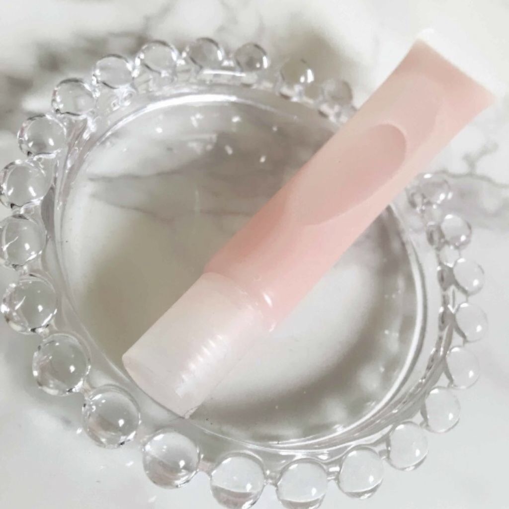 思わずキスしたくなる♡ぷるんとなめらかな唇はリップ美容液で作ろう!のサムネイル