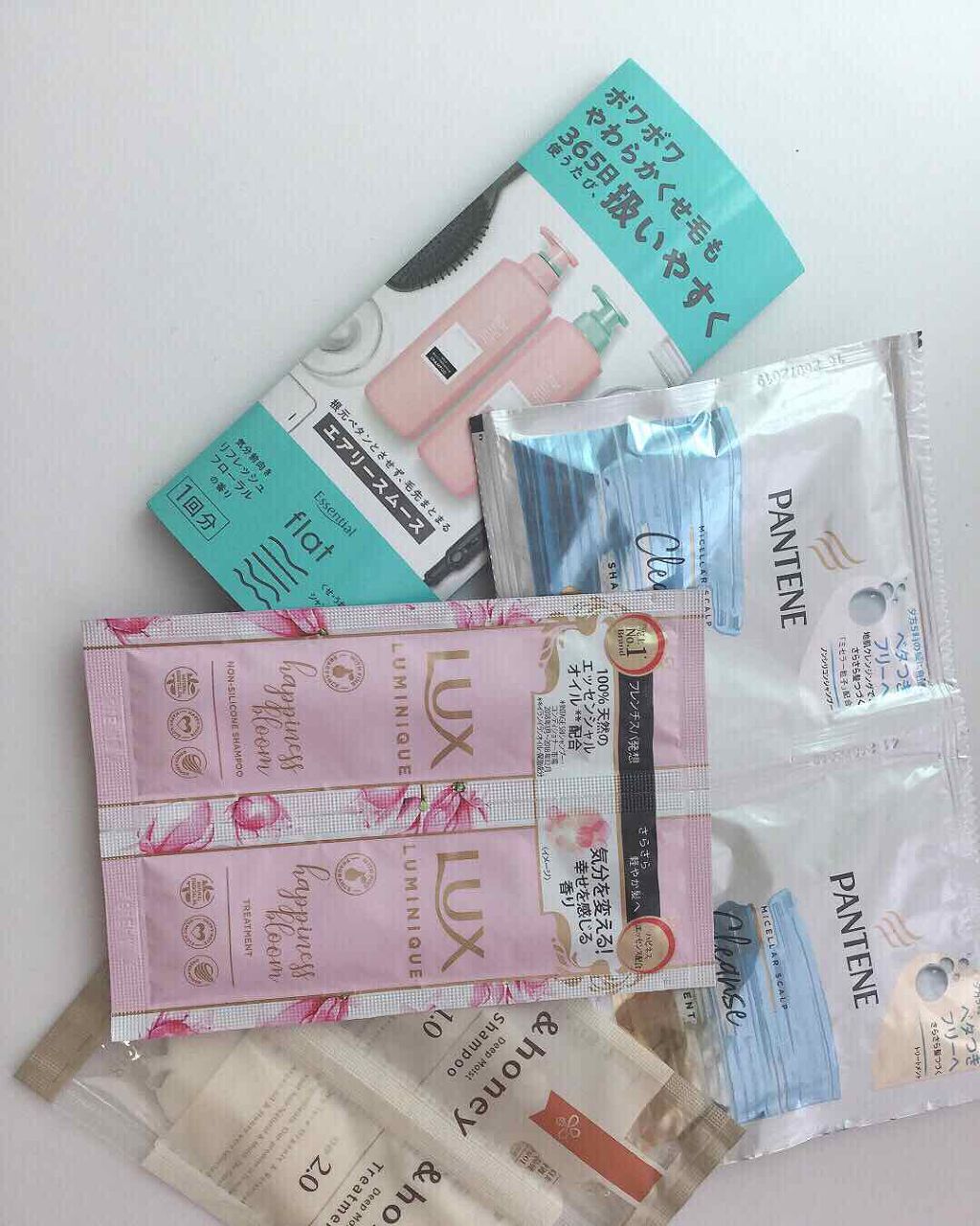 あなたはどっち派 Honey Vs Lux Vs パンテーン Vs エッセンシャル Flat シャンプー コンディショナーを徹底比較 こんにちは たぴです By たぴ 脂性肌 10代後半 Lips