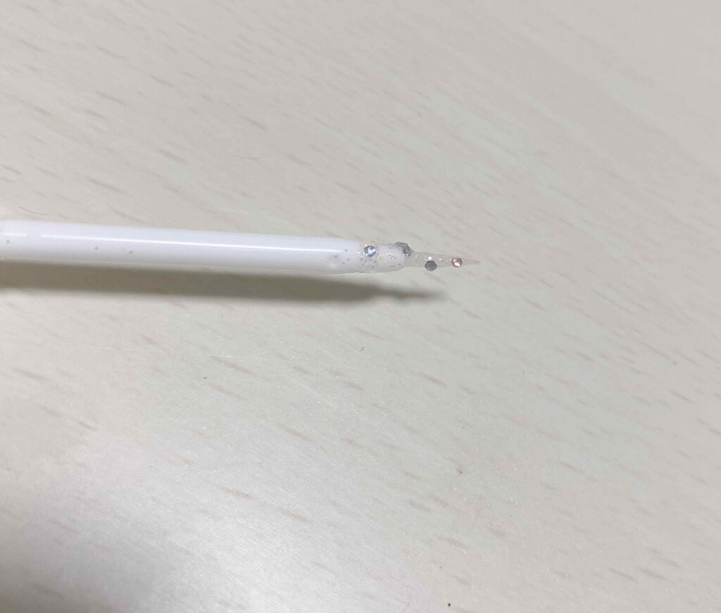 魅力:細筆で、つけやすい♡