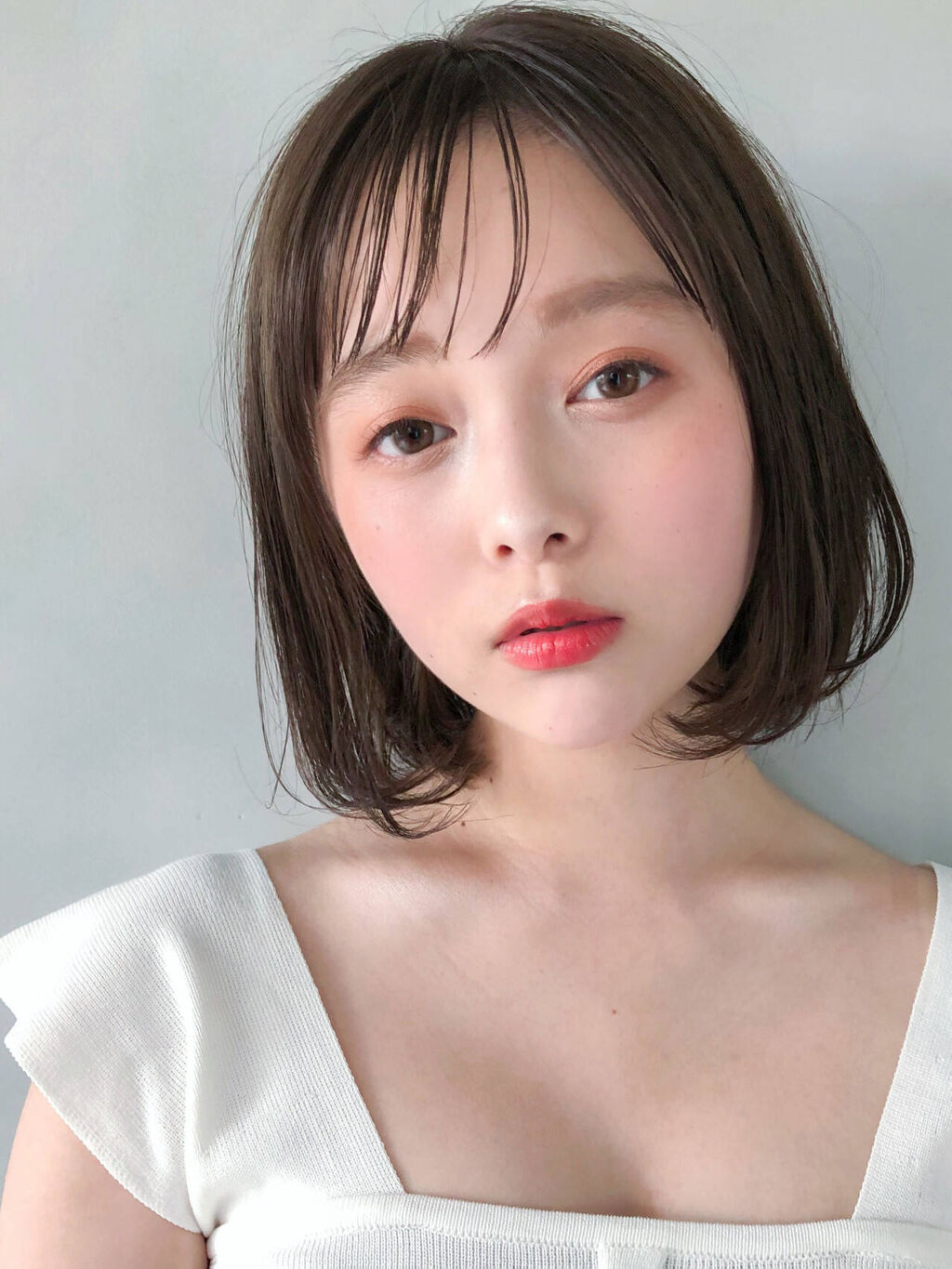儚げメイクで透けるような垢抜け顔に|黒髪にも似合うやり方・おすすめコスメを徹底解説!のサムネイル