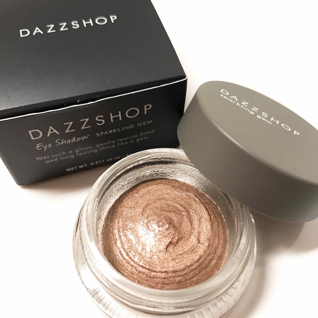 透明感のある目元になれるDAZZSHOP