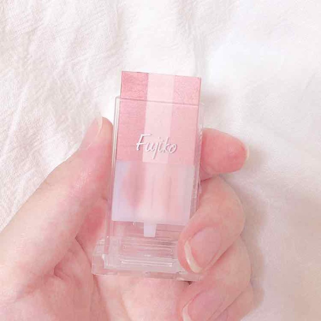 肌に溶け込みやすい質感がオススメ♡