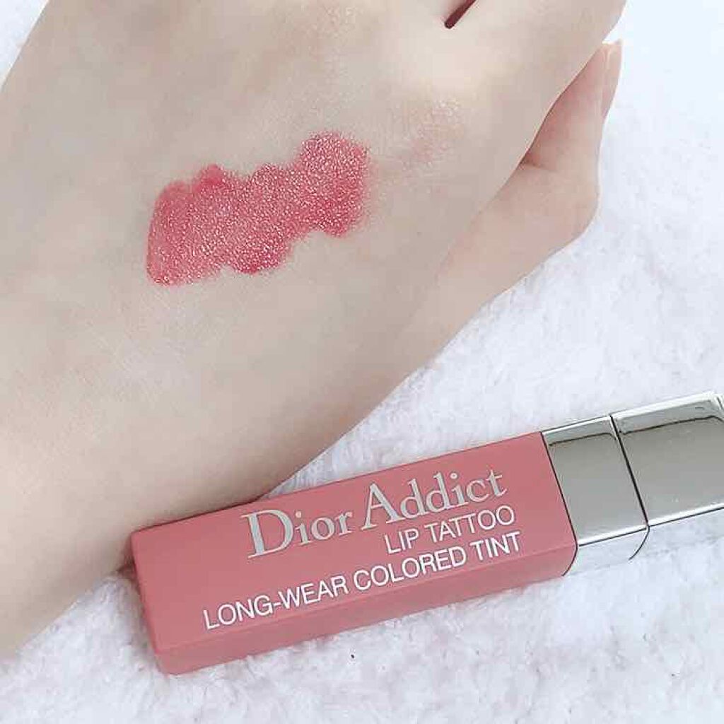 キスしても色移りしないDior