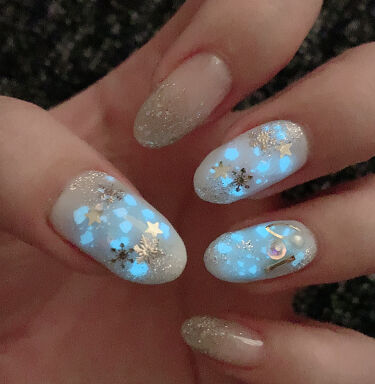 グレースジェルベース グレースジェルを使った口コミ イルミネーションネイル 去年の冬にセルフで By みい 混合肌 Lips